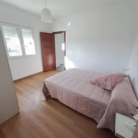 Casa Laxas, Recien Reformada Con 5 En Entorno Natural